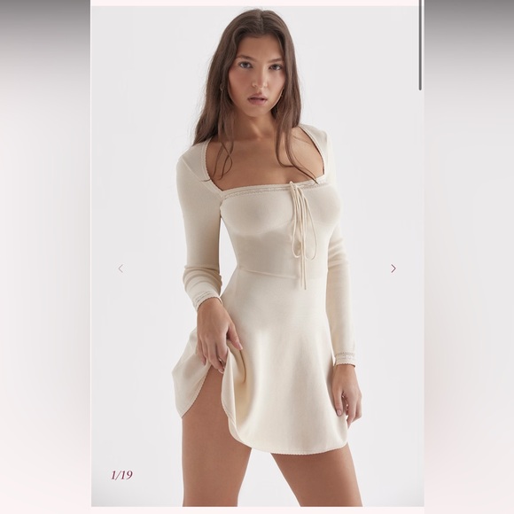 House of cb CAPRICE
Cream Dainty Knit Mini Dress - Picture 2 of 7